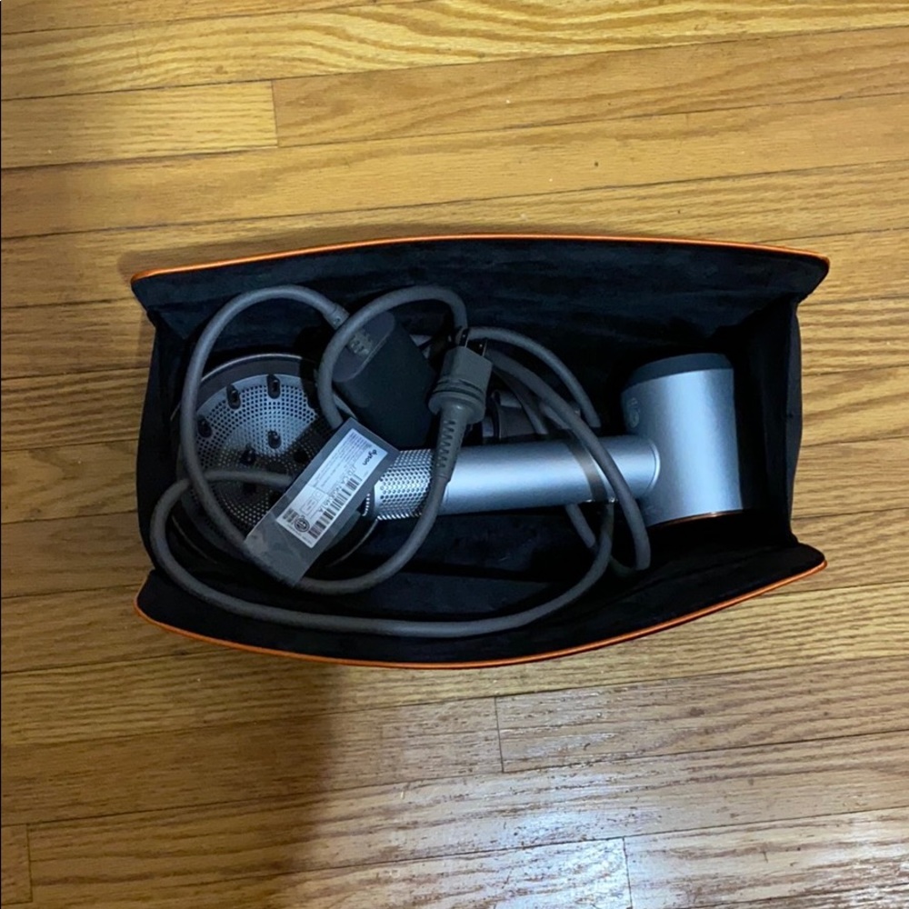 Dyson supersonic hair dryer